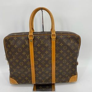 Louis Vuitton Porte de Voyage Documents Monogram Canvas – l'Étoile de Saint  Honoré